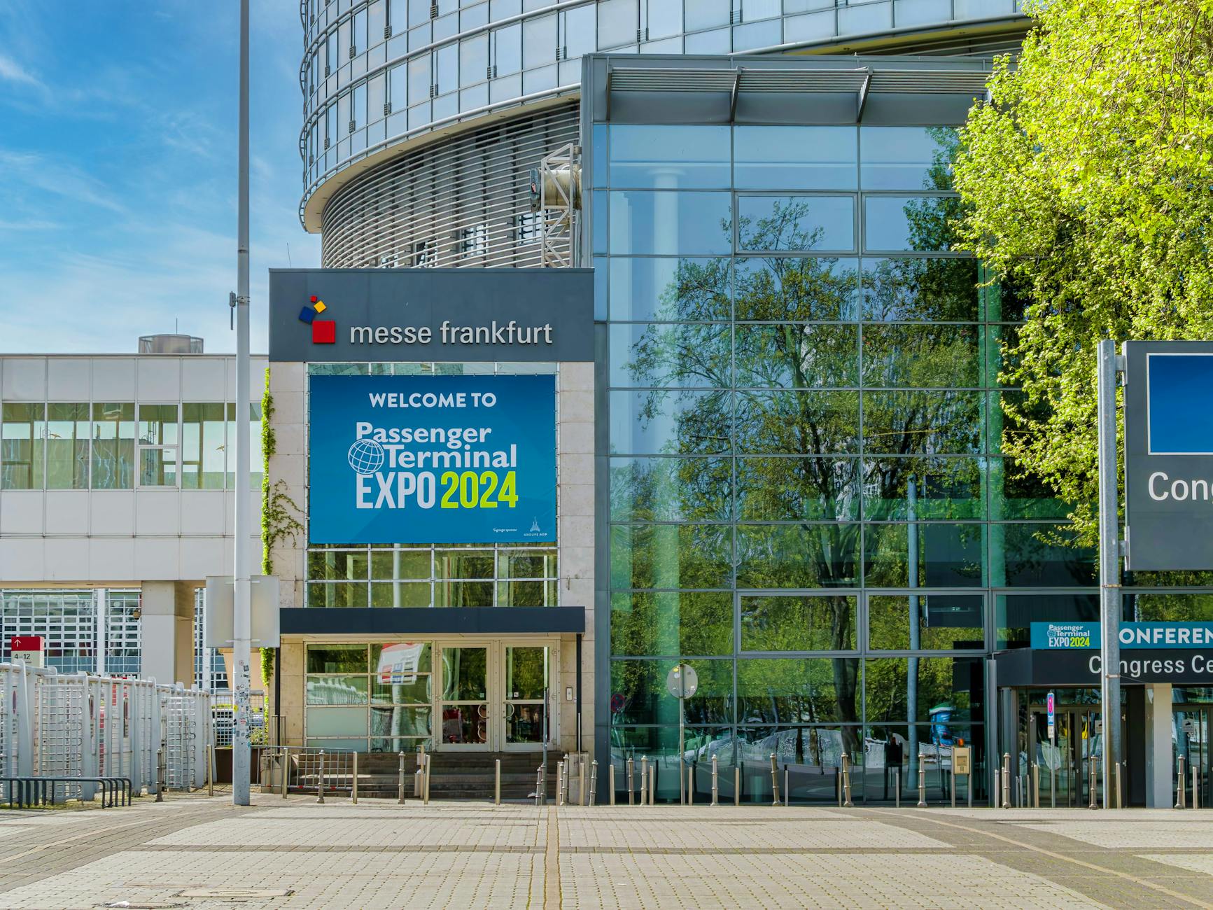 Wejście na targi Messe Frankfurt podczas Passenger Terminal Expo 2024